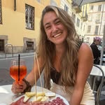 Manon van Happen profile